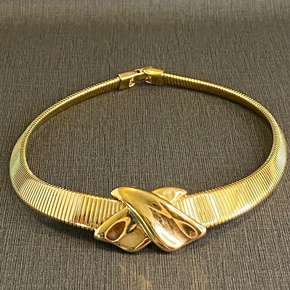 Napier Vintage Gold Tone Omega Collar Necklace 80s Modernist Knot 16" Statement
